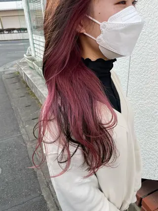 セミロング カラー インナーカラー 推し ブリーチ 髪質改善のヘアスタイル