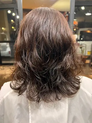 ミディアム waratic 久場のヘアスタイル