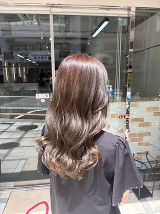 カラー 西村 優那のヘアスタイル