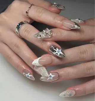 セミロング T&D NailSalonのネイルデザイン