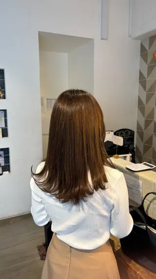 ミディアム カラー EARTH三鷹 KOKOROのヘアスタイル