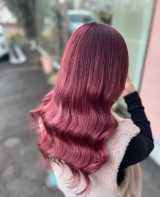 ロング カラー 小泉 ゆあのヘアスタイル