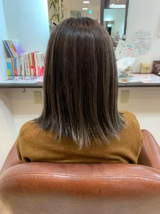 ミディアム カラー i'll 未空のヘアスタイル
