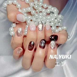 ネイル 🦋 Queenieのネイルデザイン