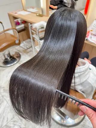 ロング 山口 歩美佳のヘアスタイル