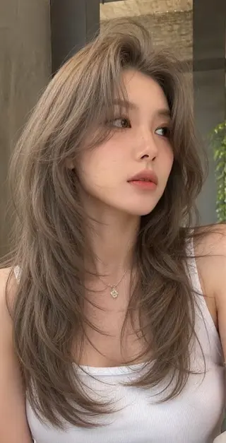 ミディアム 韓国風レイヤーカラー ライムのヘアスタイル