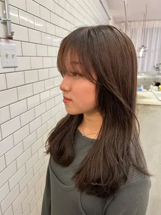 ロング 藤田 果穂のヘアスタイル