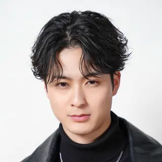ショート カラー パーマ メンズ 🔥メンズ極🔥韓国 シャドウ/波巻き柿崎のヘアスタイル