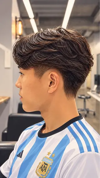 ミディアム パーマ メンズ 【毛流れヘア】 人気No.1/ユウキのヘアスタイル