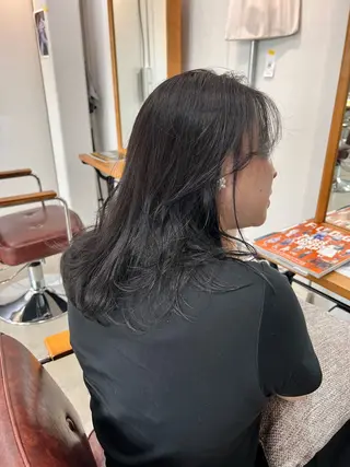 ミディアム カラー 松坂 真衣のヘアスタイル