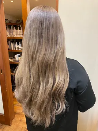 ロング カラー 石毛 ひかるのヘアスタイル