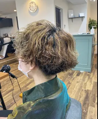 ショート カラー パーマ メンズ TELA HAIR 副代表 岡田のヘアスタイル