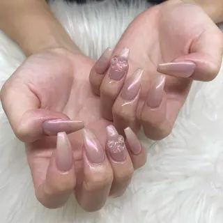 ネイル 🫧RaLa ⭐︎AYAKA🫧のネイルデザイン
