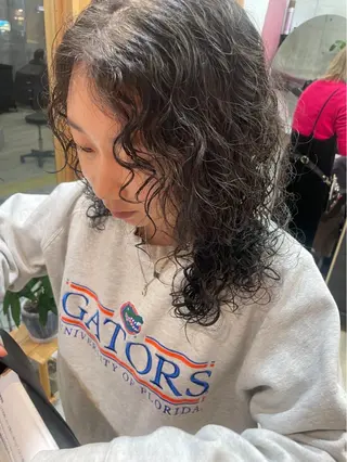 ロング パーマ 東 史夏のヘアスタイル