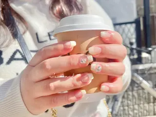 ネイル e’s nail Lumièreのネイルデザイン