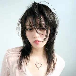 ミディアム ブリーチ/レイヤー 艶カラー💫チャンのヘアスタイル