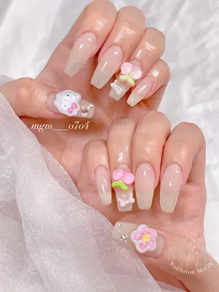 MoON...❤︎ MeGuのネイルデザイン