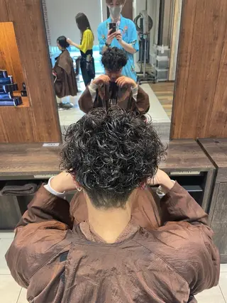 パーマ メンズ 【メンズ歓迎】⭐️ 流行パーマお手伝いのヘアスタイル