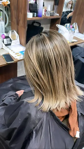 ミディアム カラー 難波ブリーチカラー 伊藤洋輝のヘアスタイル