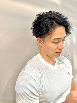 ミディアム パーマ メンズ 似合う髪型見つけます AYAKAのヘアスタイル