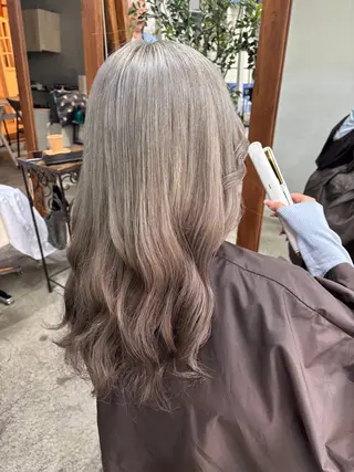ロング カラー makoto 池袋 Roji ブリーチのヘアスタイル