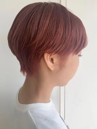 カラー 💜ショート💜 ウルフ、ボブ二色亜美のヘアスタイル
