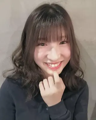 ミディアム カラー 傷ませないブリーチ 美容師🎉内山のヘアスタイル