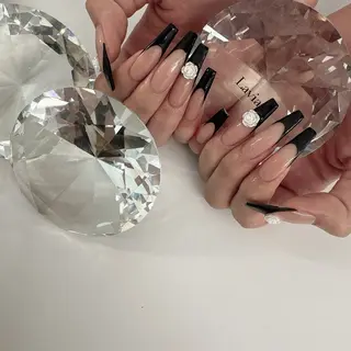 ネイル lavia🖤 ayumiのネイルデザイン