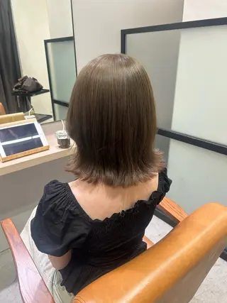 ショート カラー しげ ゆりか/透明感 カラー/顔周りカットのヘアスタイル
