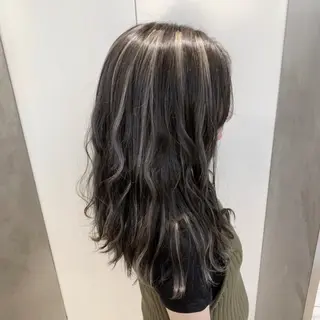 セミロング カラー 天野 利咲のヘアスタイル