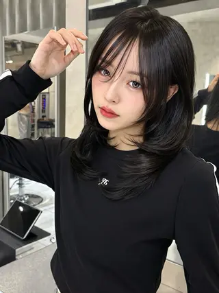 ミディアム カラー 髪質改善ストレート 韓国風レイヤー池袋のヘアスタイル