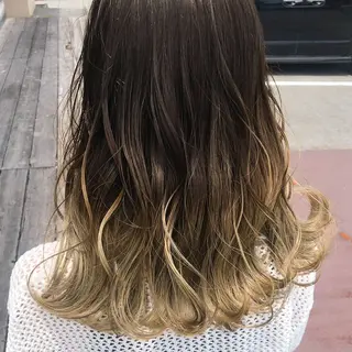 ミディアム カラー 岸下 理緒のヘアスタイル