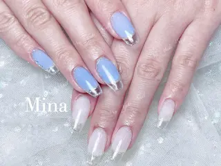 ネイル 🦋 Queenieのネイルデザイン