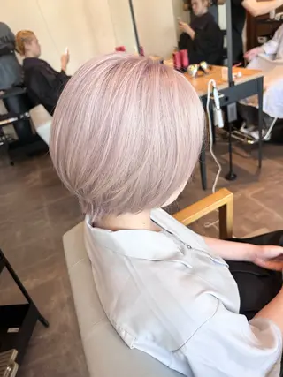 ショート カラー 井手 孔介のヘアスタイル