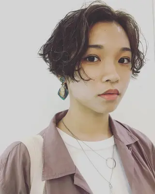 カラー 💓パーマ，💗 レイヤーカットのヘアスタイル