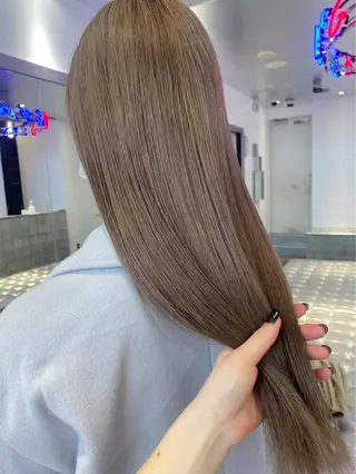 カラー 🌻ハイトーン/艶 カラー🌻ユリナのヘアスタイル