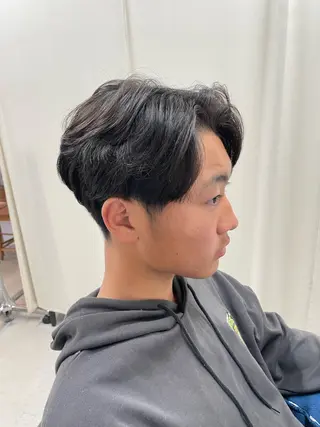 パーマ メンズ 関根 萌花のヘアスタイル