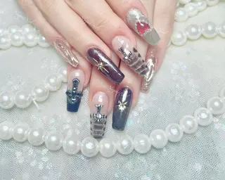 ネイル 🦋 Queenieのネイルデザイン