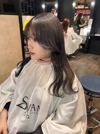 セミロング カラー swan ユイカのヘアスタイル