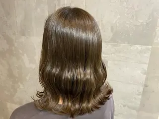 ミディアム 三好 羽美のヘアスタイル