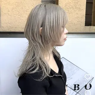 ロング 🐺ウルフオタク🐺 ハイトーン/moeのヘアスタイル
