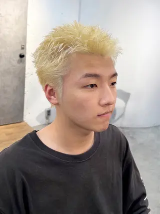 カラー 出口 己太朗のヘアスタイル