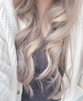ロング カラー 清水 亮太／赤み消しカラーのヘアスタイル