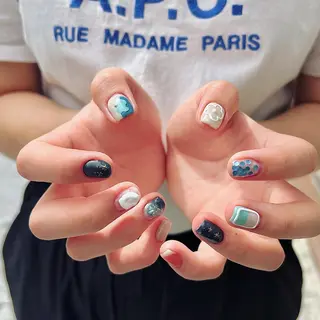 ネイル i+ söpö .nのネイルデザイン