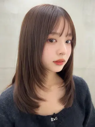 ミディアム 《期間限定無料》 ミディアムカット✂️のヘアスタイル