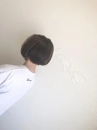 ショート カラー LaRmE Ayumi.のヘアスタイル