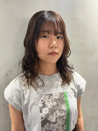 ミディアム パーマ nishi fuyumiのヘアスタイル