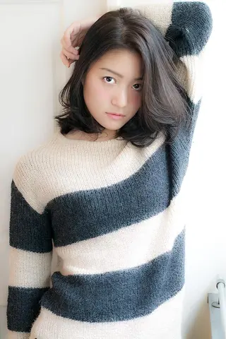 セミロング EIGHT plum TOKIOリミテッドのヘアスタイル