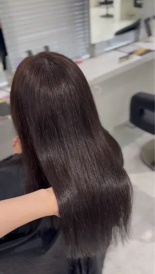 カラー オリーブ/ワンホン SHIONのヘアスタイル