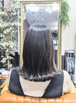 ミディアム HIKARI@ Ruheplatzのヘアスタイル
